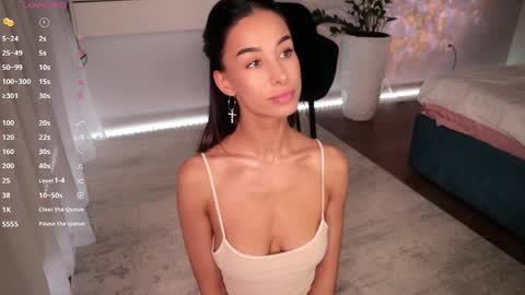 katherinepinke online show from March 31, 7:25 pm