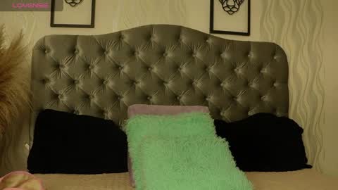 kathh_latorre online show from April 25, 2:14 pm