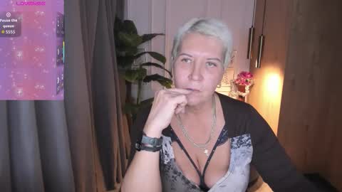 Snapshot of kathy_sunn chatting on October 25, 1:30 pm Kathy online show from October 25, 1:30 pm