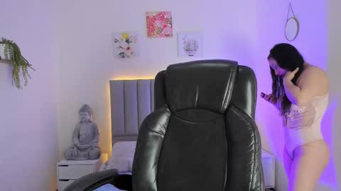 Snapshot of katia_gh chatting on October 8, 11:47 am Katia online show from October 8, 11:47 am