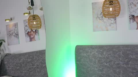 Katie online show from April 5, 11:09 am