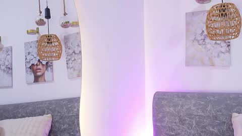 Katie online show from April 10, 11:05 am