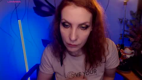 Katie online show from December 17, 1:55 am