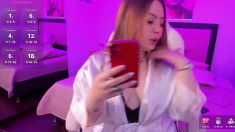 katte_adams online show from November 28, 3:26 pm