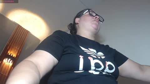 Snapshot of katty_findom_ chatting on February 5, 12:27 pm katty online show from February 5, 12:27 pm