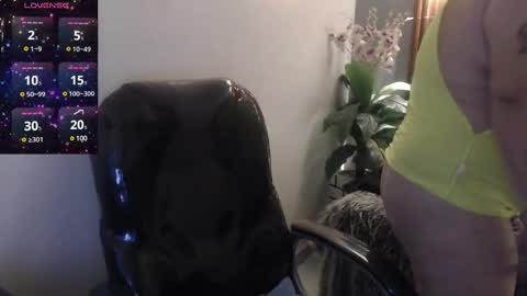 Snapshot of katty_findom_ chatting on March 1, 12:34 pm katty online show from March 1, 12:34 pm