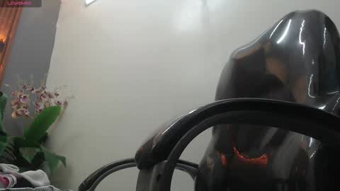 Snapshot of katty_findom_ chatting on February 25, 12:16 pm katty online show from February 25, 12:16 pm