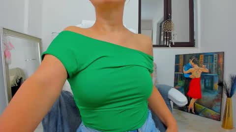 Snapshot of kaya_kiss chatting on October 8, 3:44 am Kaya online show from October 8, 3:44 am