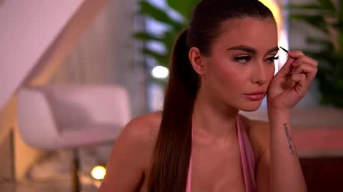 kaylabray online show from November 19, 7:19 am