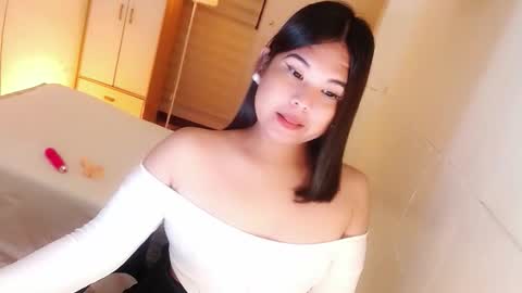 Snapshot of kayleepinay chatting on October 4, 7:40 pm Y O U R F U T U R E K A Y L E E online show from October 4, 7:40 pm