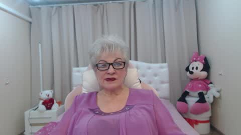 kaylesmoll online show from March 25, 8:12 pm