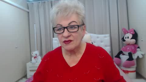 kaylesmoll online show from February 24, 8:07 pm