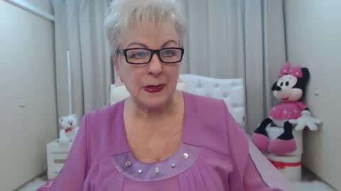 kaylesmoll online show from March 3, 7:53 pm