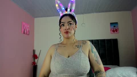 Kay online show from December 22, 4:38 pm