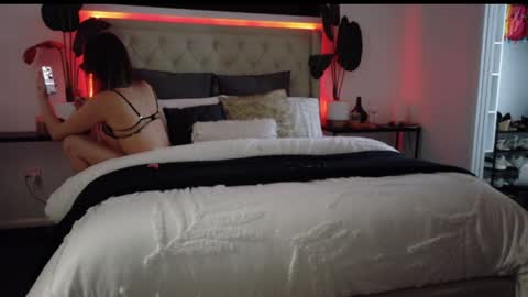 Keelie xx online show from June 1, 10:17 am