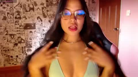 Kimk online show from February 1, 8:47 pm