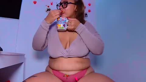 Snapshot of keira_bbw5 chatting on February 10, 12:52 am keirabbw online show from February 10, 12:52 am