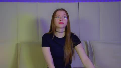 Keira online show from March 6, 6:05 pm