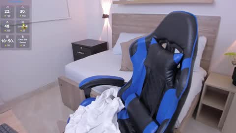 K E I T H Y online show from December 4, 8:53 pm