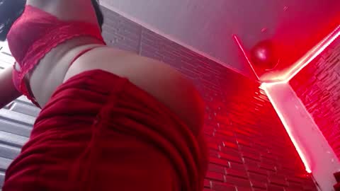  K E I Z Y  online show from February 20, 2:07 pm