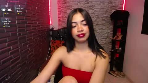  K E I Z Y  online show from April 14, 1:33 pm