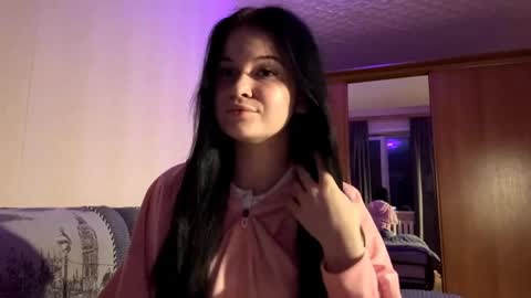 Bella online show from March 30, 3:55 pm