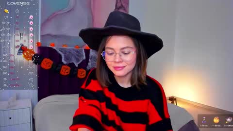 Kelly online show from October 28, 2:06 am