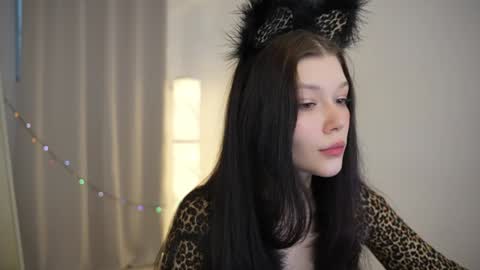 Snapshot of kelly_ember chatting on December 30, 10:10 am KELLY online show from December 30, 10:10 am
