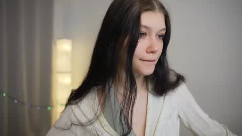 Snapshot of kelly_ember chatting on December 31, 7:31 am KELLY online show from December 31, 7:31 am
