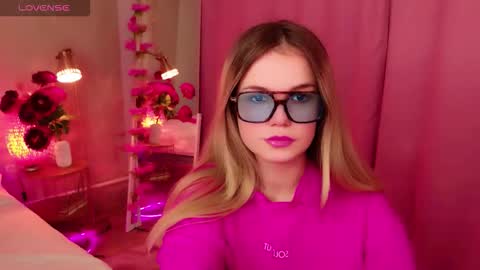 Kelly online show from November 30, 6:23 pm