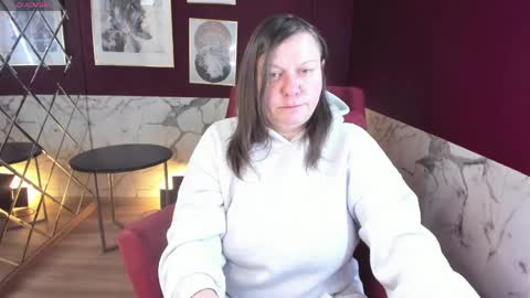 Kelly online show from April 2, 5:27 am