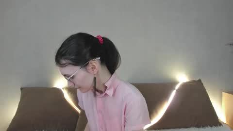 Kelsirabenold online show from March 26, 5:31 am