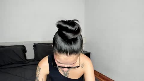 Kendal online show from April 14, 2:17 pm