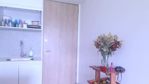 kendall online show from November 13, 6:07 pm