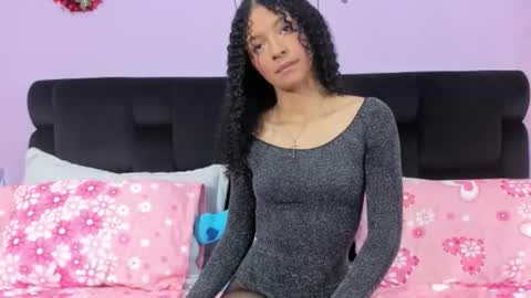 kendallwings online show from November 26, 2:01 am