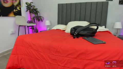 Kendra London online show from March 31, 11:10 am