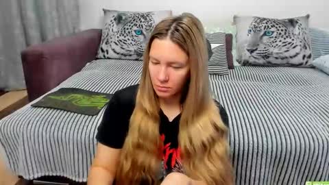 Snapshot of kendra_xx_ chatting on October 9, 1:32 am Kendra online show from October 9, 1:32 am