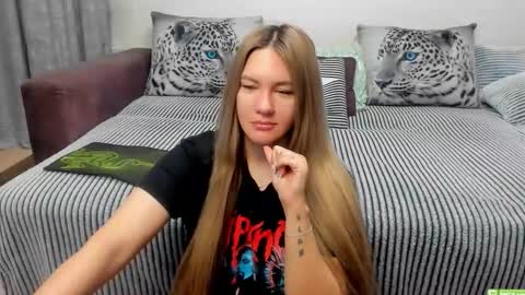 Snapshot of kendra_xx_ chatting on October 16, 12:46 am Kendra online show from October 16, 12:46 am