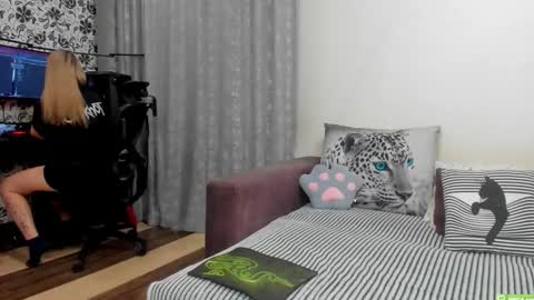 Kendra online show from December 19, 1:10 am