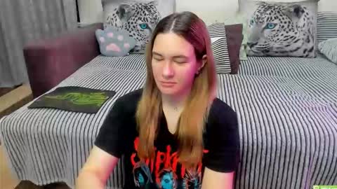 Kendra online show from March 20, 1:10 am