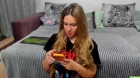 Kendra online show from October 28, 1:00 am