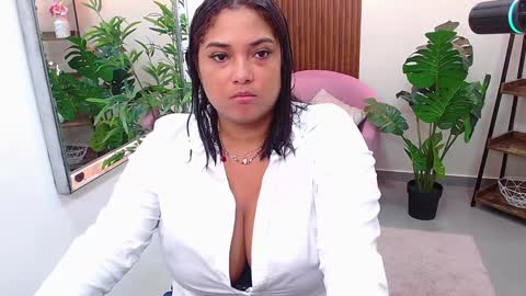 Snapshot of kenya_buhle chatting on December 11, 10:58 am Kenya Buhle online show from December 11, 10:58 am