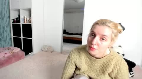 Kenzie online show from February 1, 2:38 pm