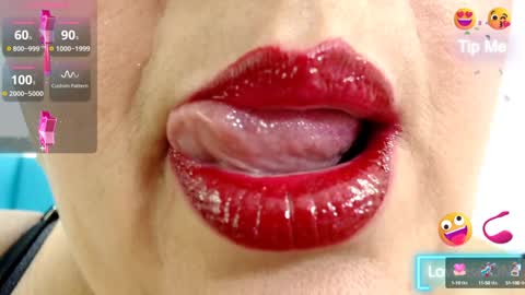 K E R L Y online show from December 6, 5:44 pm