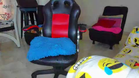 Snapshot of kerlysmith24 chatting on September 13, 7:11 pm Kerlysmith24 online show from September 13, 7:11 pm