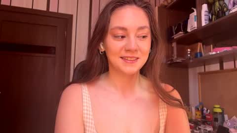 Ellie online show from May 31, 9:15 am