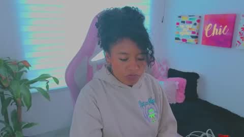 Snapshot of keyla_roberts_ chatting on September 10, 7:03 pm Adhara. Help me reach 100 likes online show from September 10, 7:03 pm