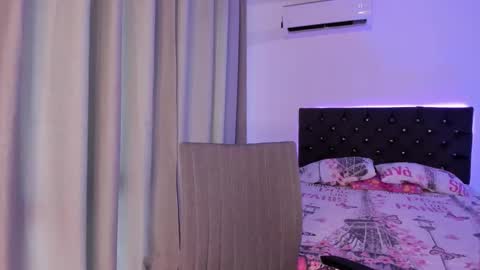 khloe_cute_ online show from February 10, 9:29 pm