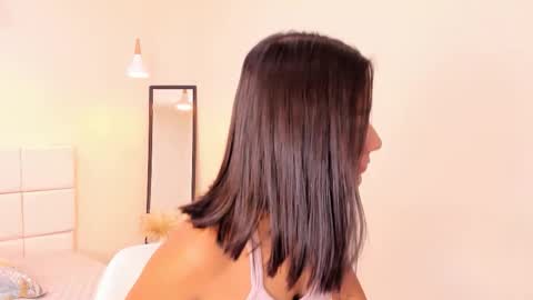 Khloe online show from February 17, 1:54 pm