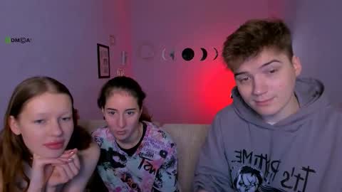 khloebeauty online show from November 15, 8:21 pm